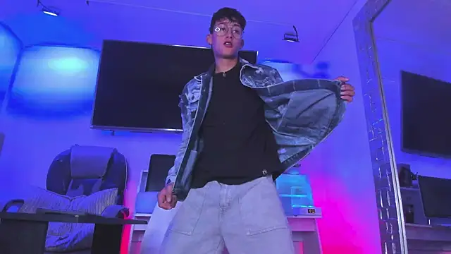 Twinkie-Alex18 online show from 03-12-25, 09:13