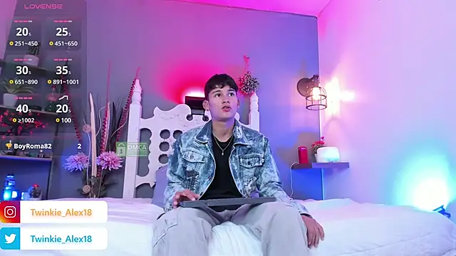 Twinkie-Alex18 online show from 02-27-25, 09:14