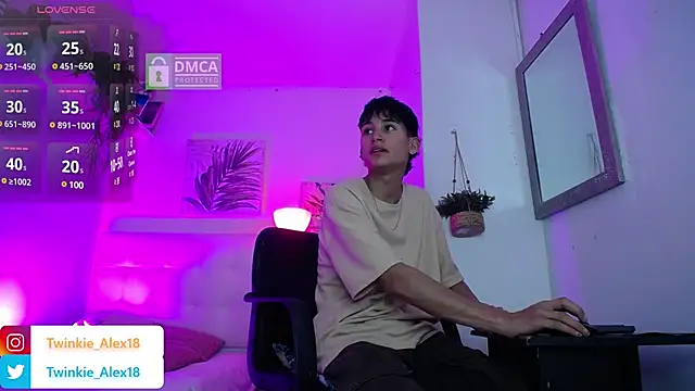 Twinkie-Alex18 online show from 12-03-24, 09:06