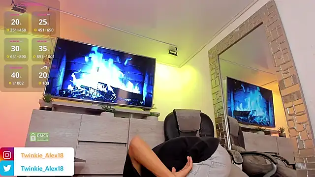 Twinkie-Alex18 online show from 12-16-24, 09:09