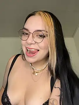 Snapshot of NatyOlson chatting on 02-27-26, 05:24 NatyOlson online show from 02-27-26, 05:24