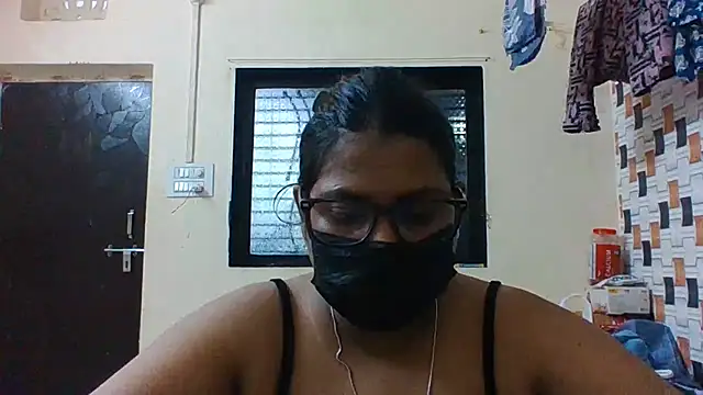 Hotmilfxox online show from 06-18-26, 11:15