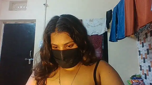 Hotmilfxox online show from 07-03-26, 08:21