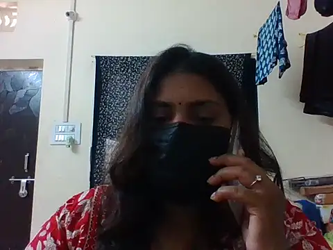 Hotmilfxox online show from 05-17-26, 07:19