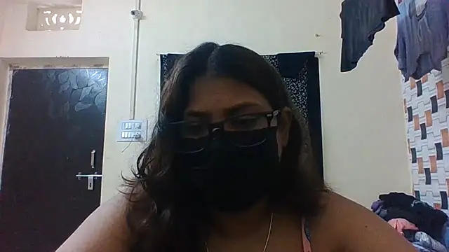 Hotmilfxox online show from 06-21-26, 07:14