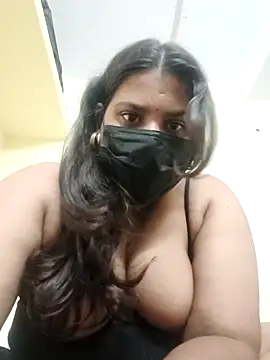 Hotmilfxox online show from 05-06-26, 06:23