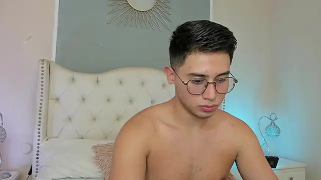Snapshot of Brandonn_Millerr chatting on 01-14-25, 09:09 Brandonn Millerr online show from 01-14-25, 09:09