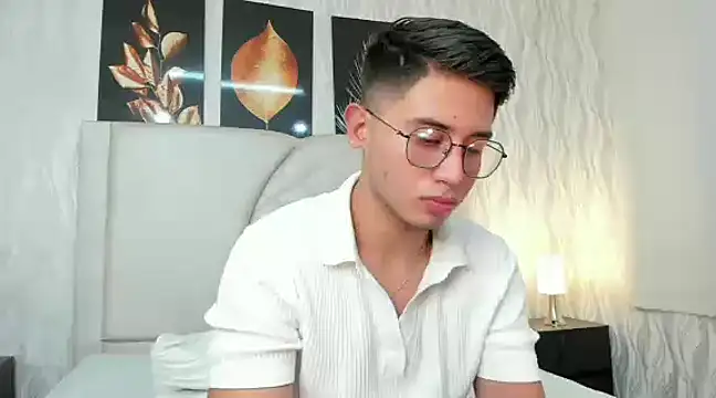 Snapshot of Brandonn_Millerr chatting on 01-13-25, 01:56 Brandonn Millerr online show from 01-13-25, 01:56