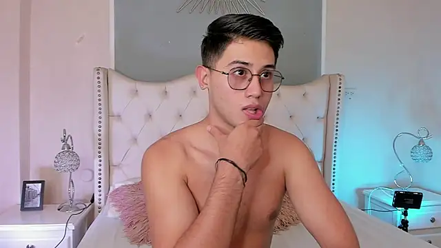 Snapshot of Brandonn_Millerr chatting on 01-24-25, 11:02 Brandonn Millerr online show from 01-24-25, 11:02