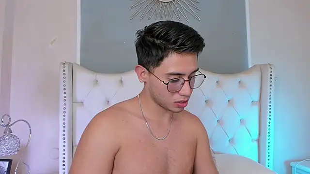 Snapshot of Brandonn_Millerr chatting on 01-31-25, 11:35 Brandonn Millerr online show from 01-31-25, 11:35