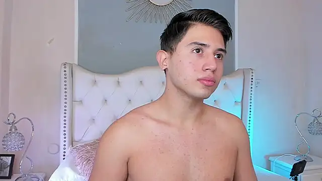 Snapshot of Brandonn_Millerr chatting on 02-10-25, 08:21 Brandonn Millerr online show from 02-10-25, 08:21