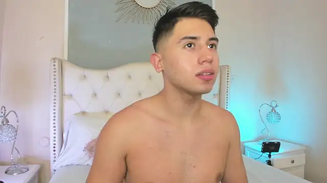 Snapshot of Brandonn_Millerr chatting on 01-07-25, 08:52 Brandonn Millerr online show from 01-07-25, 08:52