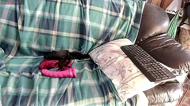 LauraMonolo online show from 04-15-26, 06:08