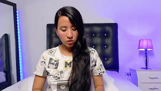 Skinny hottie18 online show from 09-30-25, 01:50