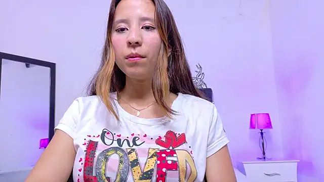 Skinny hottie18 online show from 03-21-25, 01:45