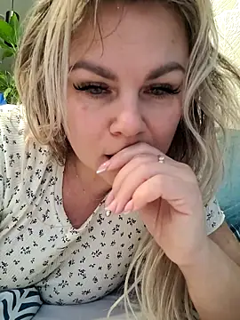 candy queeen online show from 11-25-25, 06:25