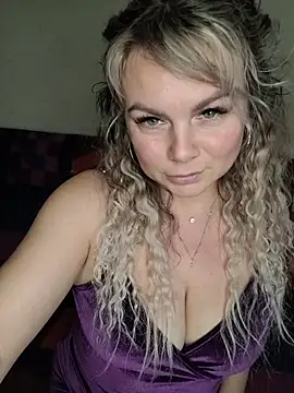 candy queeen online show from 11-27-25, 10:27