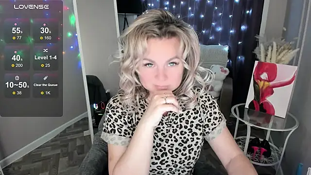 candy queeen online show from 05-10-26, 10:11