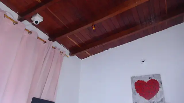 Amara Red online show from 12-18-25, 11:03