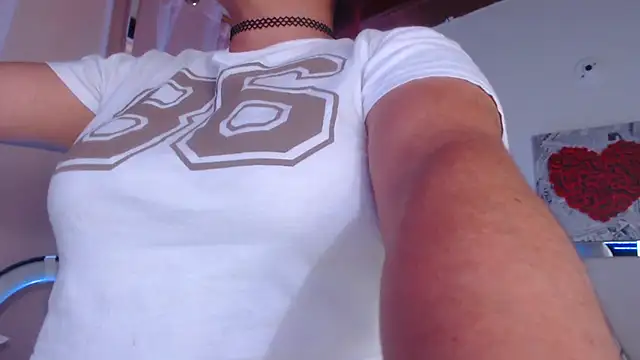 Snapshot of Amara_Red chatting on 07-03-26, 11:28 Amara Red online show from 07-03-26, 11:28