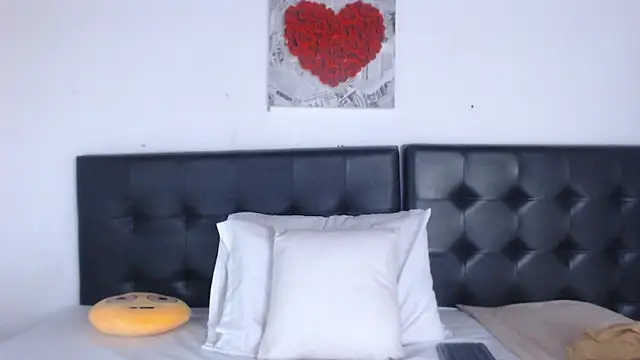 Amara Red online show from 11-12-25, 11:36