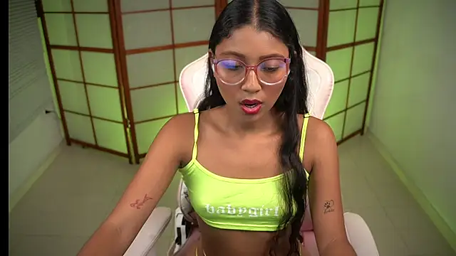 small emilie online show from 11-19-25, 01:55