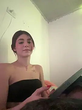 Snapshot of AnnyCherry_ chatting on 03-12-25, 06:32 AnnyCherry  online show from 03-12-25, 06:32