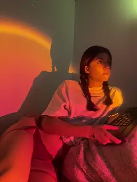 Snapshot of AnnyCherry_ chatting on 02-14-25, 09:21 AnnyCherry  online show from 02-14-25, 09:21