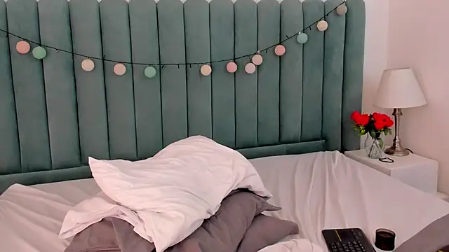 Snapshot of AnnyCherry_ chatting on 03-17-25, 09:35 AnnyCherry  online show from 03-17-25, 09:35