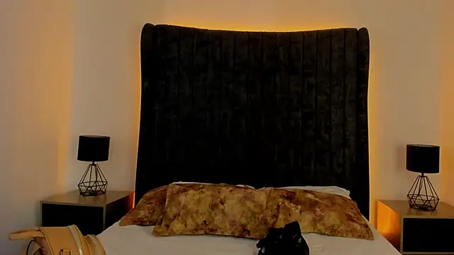 Snapshot of AnnyCherry_ chatting on 09-29-25, 10:15 AnnyCherry  online show from 09-29-25, 10:15