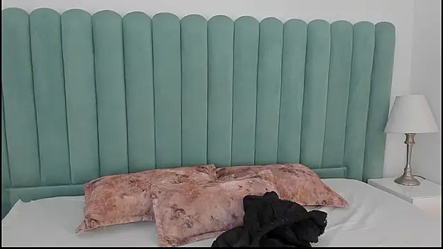 Snapshot of AnnyCherry_ chatting on 10-03-25, 10:00 AnnyCherry  online show from 10-03-25, 10:00