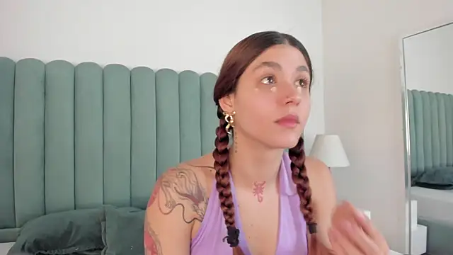 Snapshot of AnnyCherry_ chatting on 05-28-26, 04:57 AnnyCherry online show from 05-28-26, 04:57
