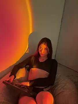 Snapshot of AnnyCherry_ chatting on 02-06-25, 03:16 AnnyCherry  online show from 02-06-25, 03:16