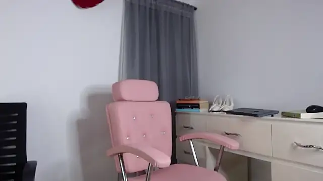 melody  bleir online show from 11-13-25, 02:59