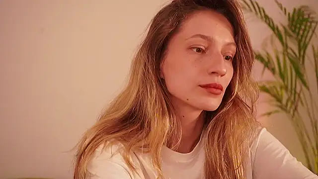 Snapshot of Stephany_talks chatting on 09-24-25, 02:07 Stephany talks online show from 09-24-25, 02:07