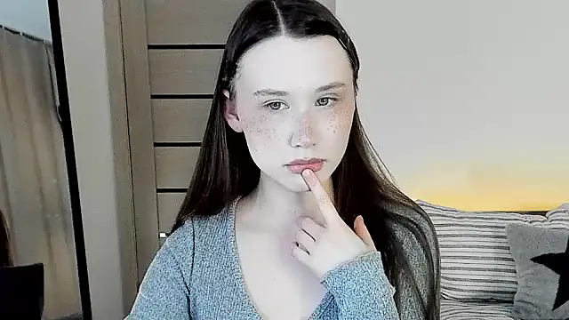 Stella Sunny online show from 03-11-26, 11:54