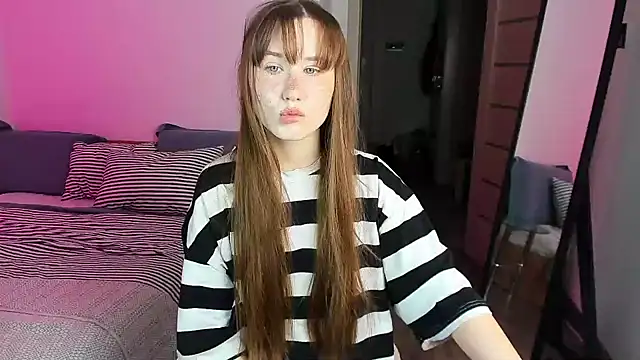 Snapshot of Stella_Sunny chatting on 10-04-25, 09:05 Stella Sunny online show from 10-04-25, 09:05