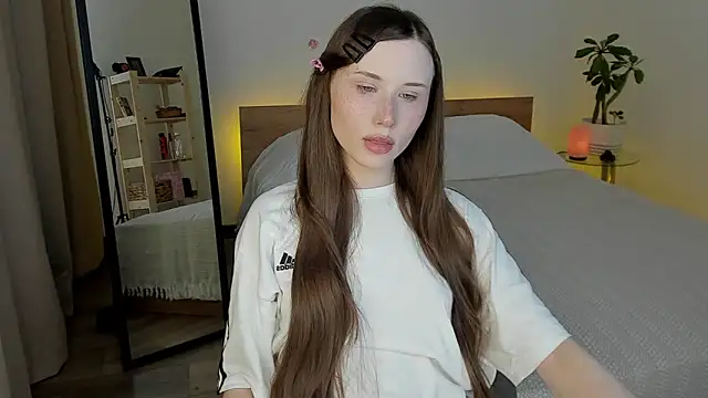 Stella Sunny online show from 06-28-26, 09:32