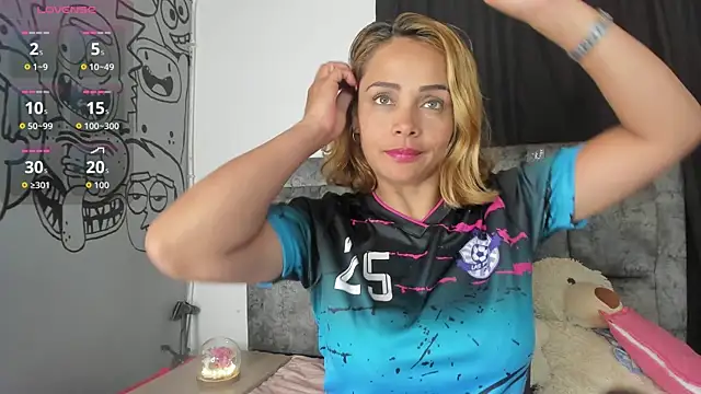 Snapshot of Ana_star_ chatting on 10-04-25, 11:39 Ana star  online show from 10-04-25, 11:39