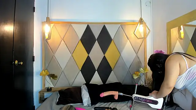 Snapshot of SamanthaFerrer_ chatting on 03-06-25, 11:31 SamanthaFerrer online show from 03-06-25, 11:31