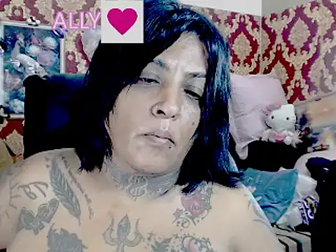 Indiancatz2 online show from 10-13-25, 05:14