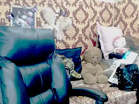 Indiancatz2 online show from 10-31-25, 03:30