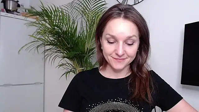 Snapshot of AliciaDesire chatting on 02-19-25, 03:16 AliciaDesire online show from 02-19-25, 03:16