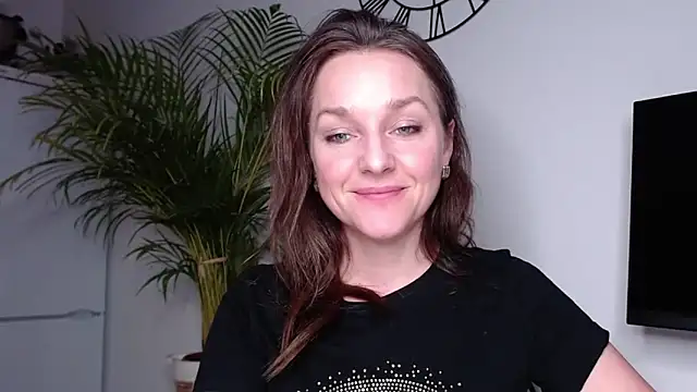 Snapshot of AliciaDesire chatting on 02-10-25, 06:13 AliciaDesire online show from 02-10-25, 06:13