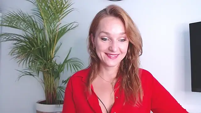 Snapshot of AliciaDesire chatting on 10-21-25, 06:46 AliciaDesire online show from 10-21-25, 06:46