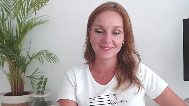 Snapshot of AliciaDesire chatting on 09-10-25, 01:10 AliciaDesire online show from 09-10-25, 01:10