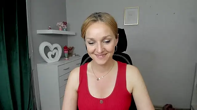 AliciaDesire online show from 05-21-26, 05:43