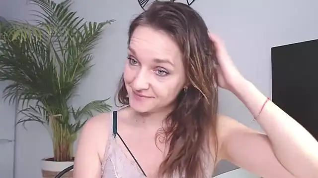 Snapshot of AliciaDesire chatting on 01-27-25, 07:56 AliciaDesire online show from 01-27-25, 07:56