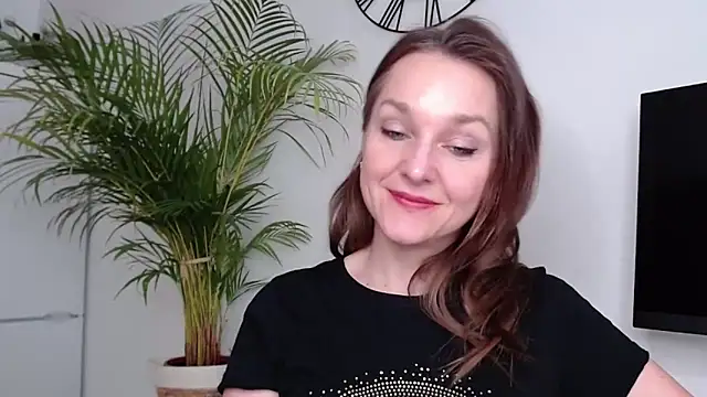 Snapshot of AliciaDesire chatting on 02-10-25, 02:59 AliciaDesire online show from 02-10-25, 02:59