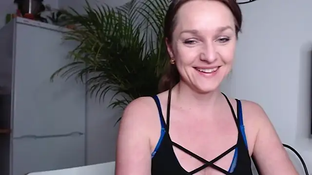 Snapshot of AliciaDesire chatting on 02-13-25, 05:54 AliciaDesire online show from 02-13-25, 05:54